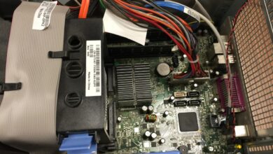 Placa-mãe de computador em close, ilustrando a alta de preços do componente
