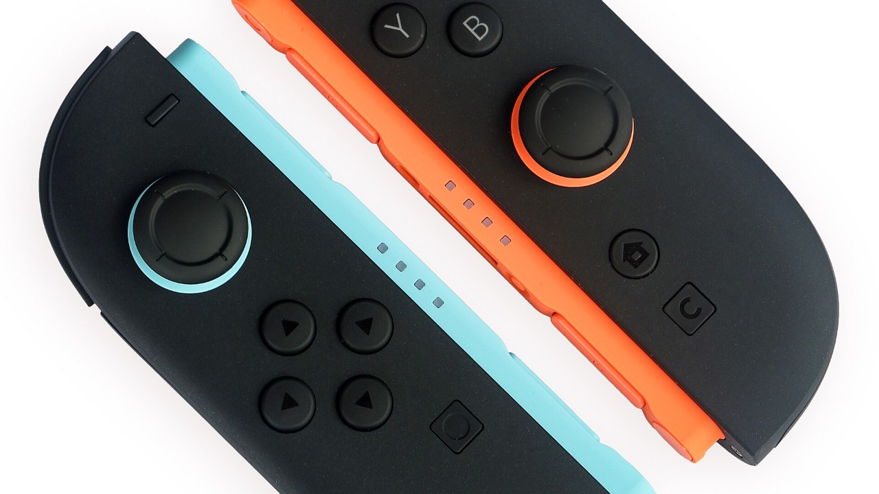 Joy-Con 2 do Nintendo Switch 2 nas cores azul e laranja